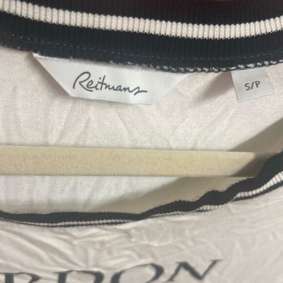 ✨Reitmans Graphic Short Sleeve Sz Small T-Shirt✨ - Picture 3 of 6